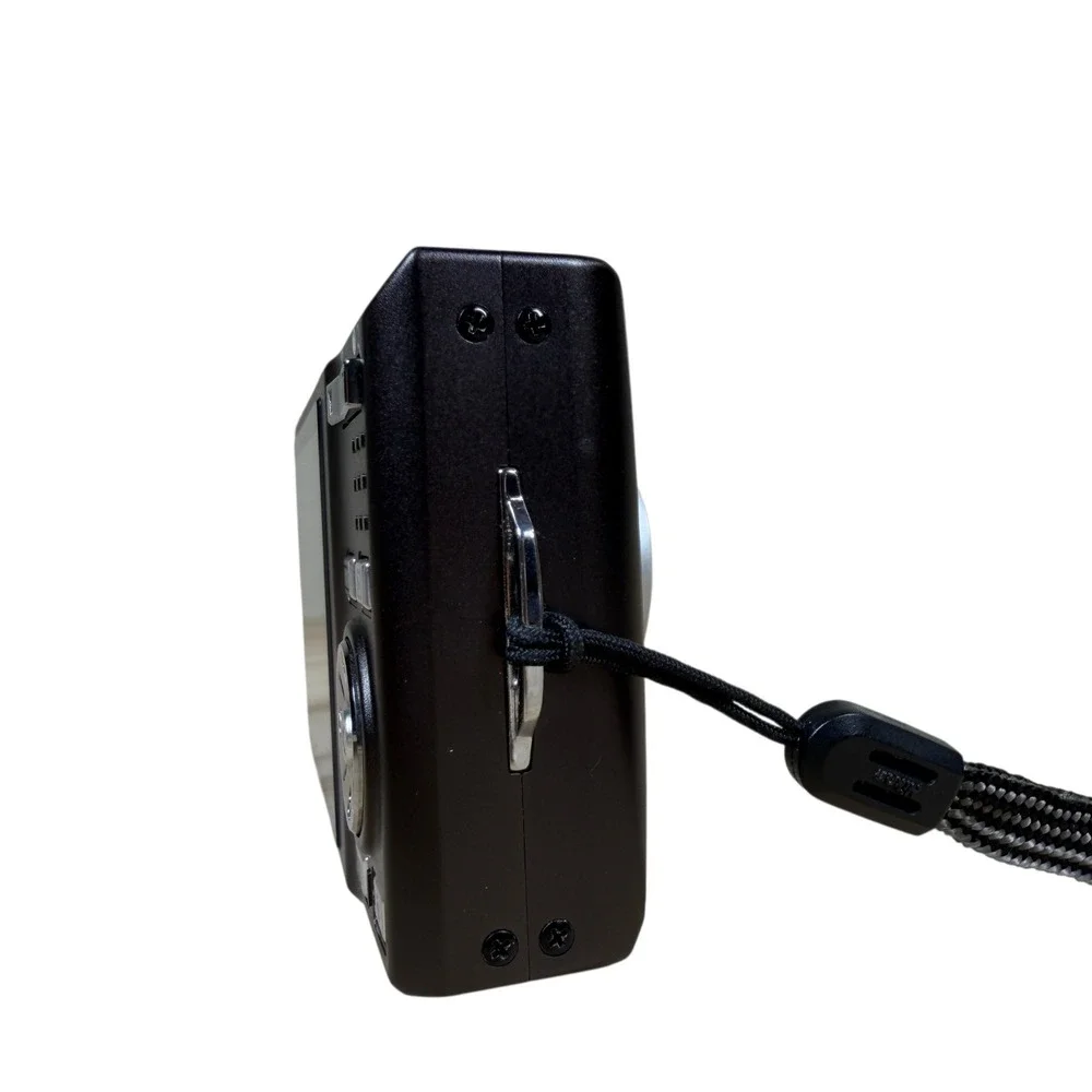 Nikon Coolpix‎ S550 10MP Digital Camera Bundle Charcoal Gray w/Charger + Battery